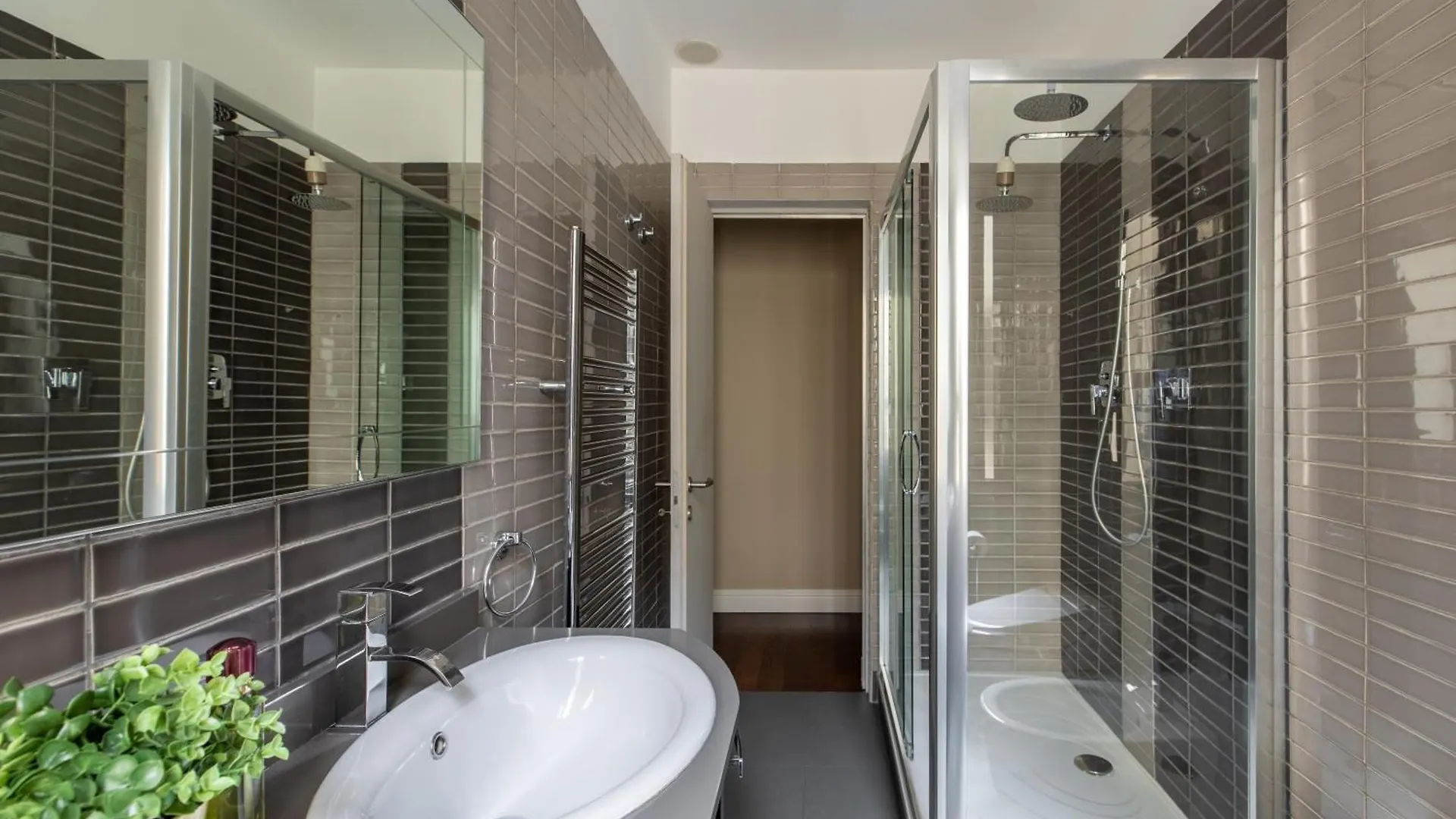 Iflat Contemporary Elegance In The Heart Of Rome Apartment
