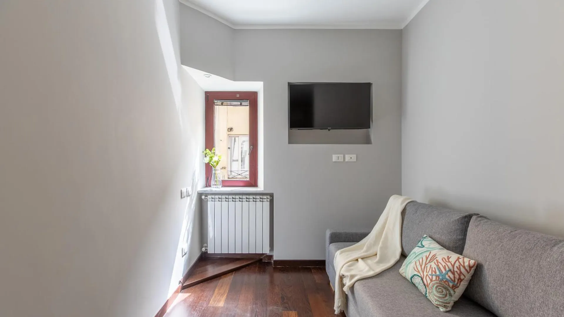 Iflat Contemporary Elegance In The Heart Of Rome Apartment