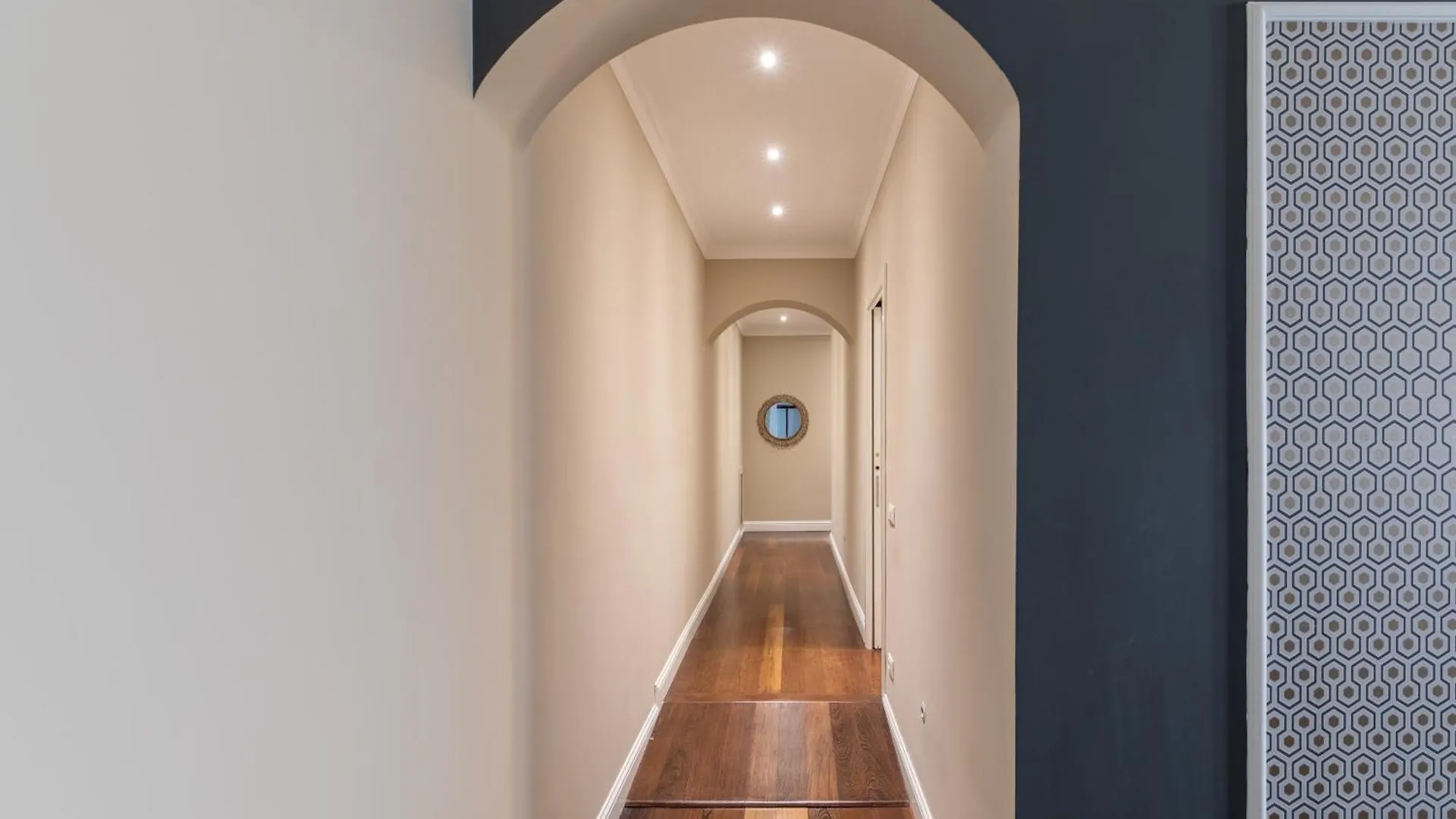 Apartament Iflat Contemporary Elegance In The Heart Of Rzym